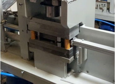 Máy dập thủy lực tự động và uốn cán kim loại